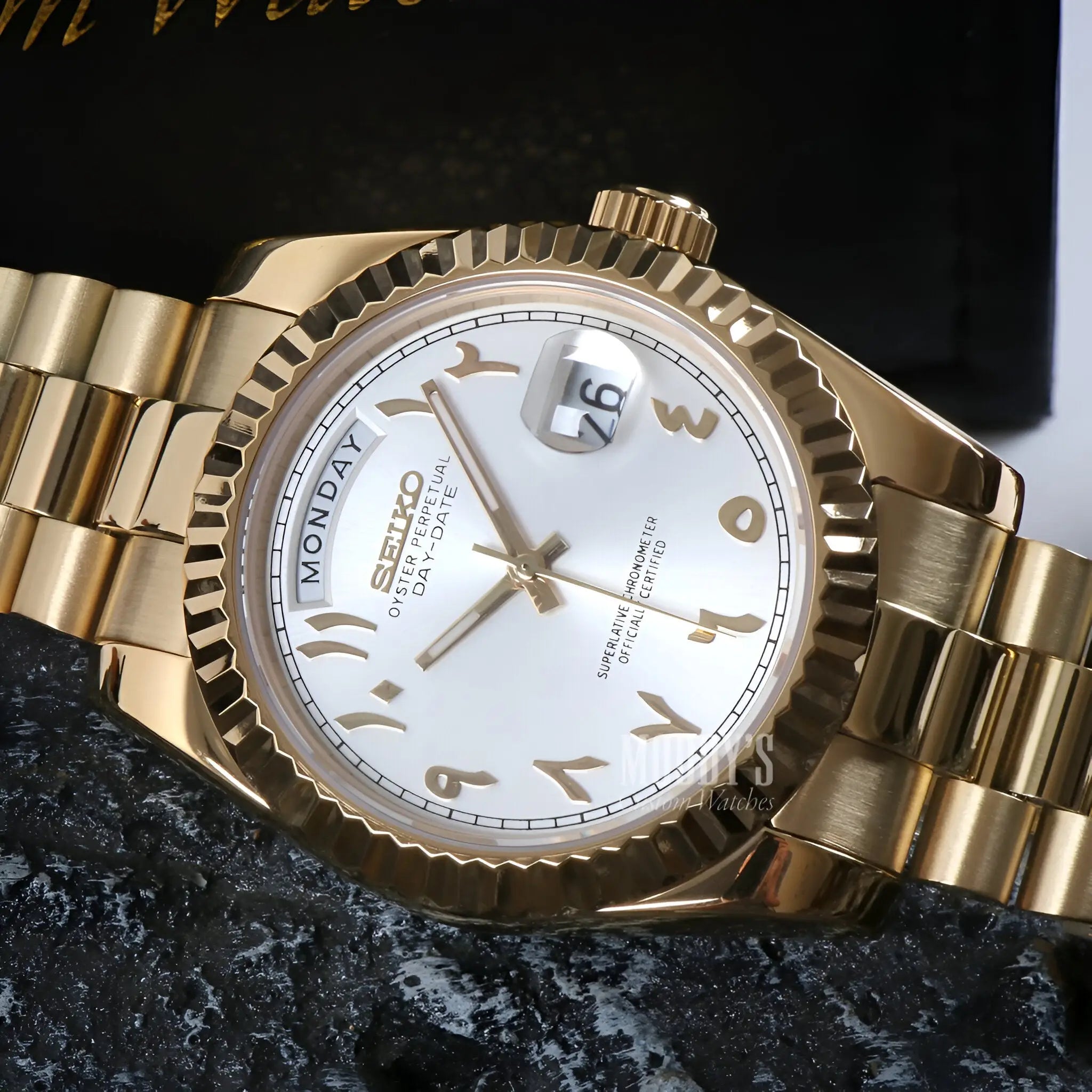 Seikojust | Daydate Yellow Gold - White Arabic
