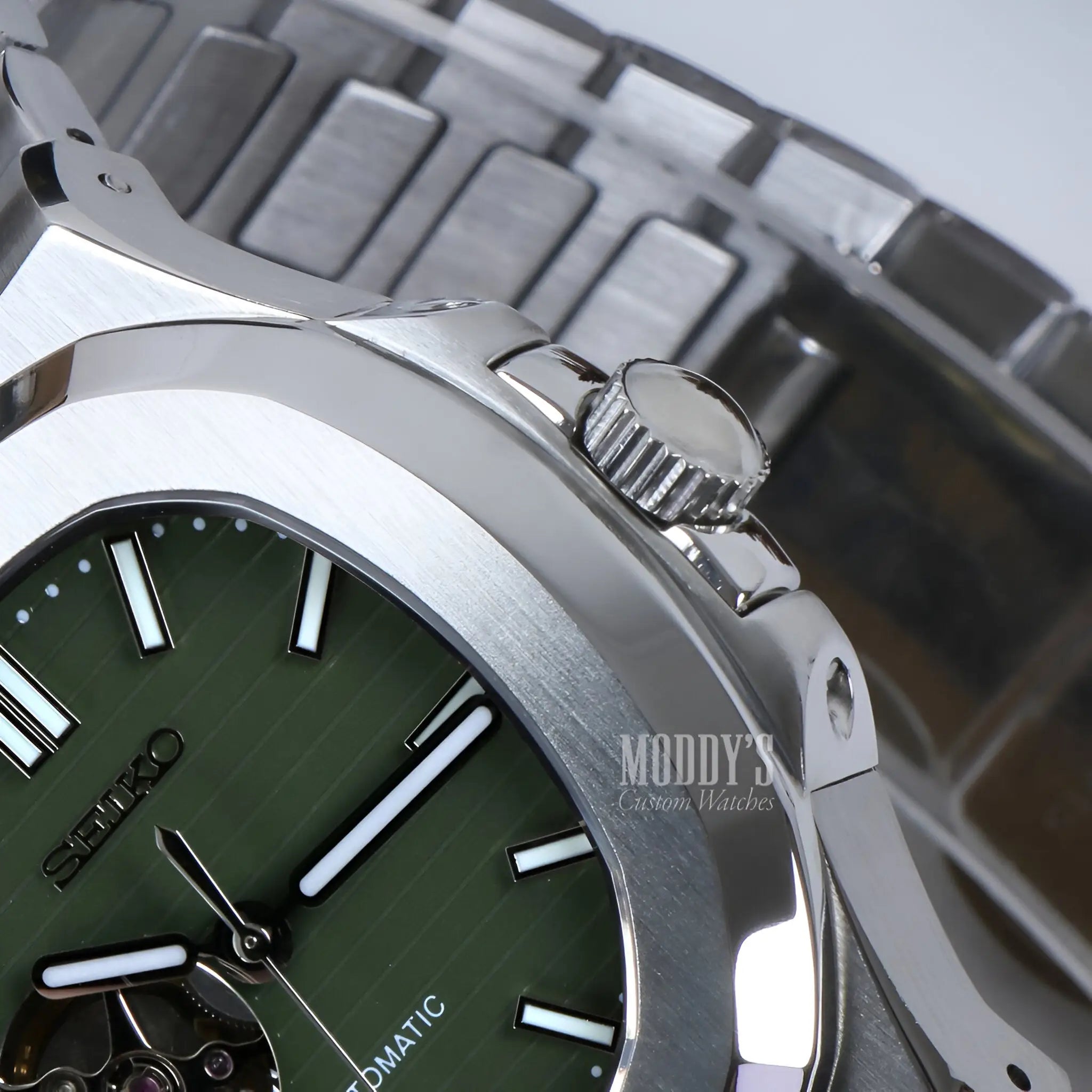 Nautiko | Olive Green Open Movement