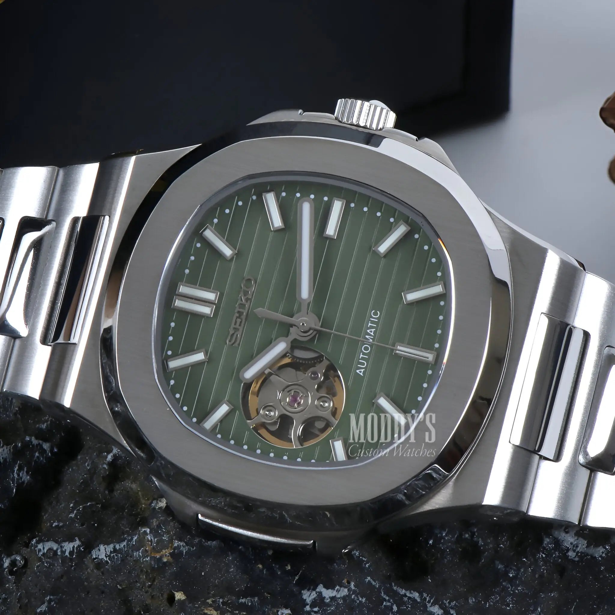 Nautiko | Olive Green Open Movement