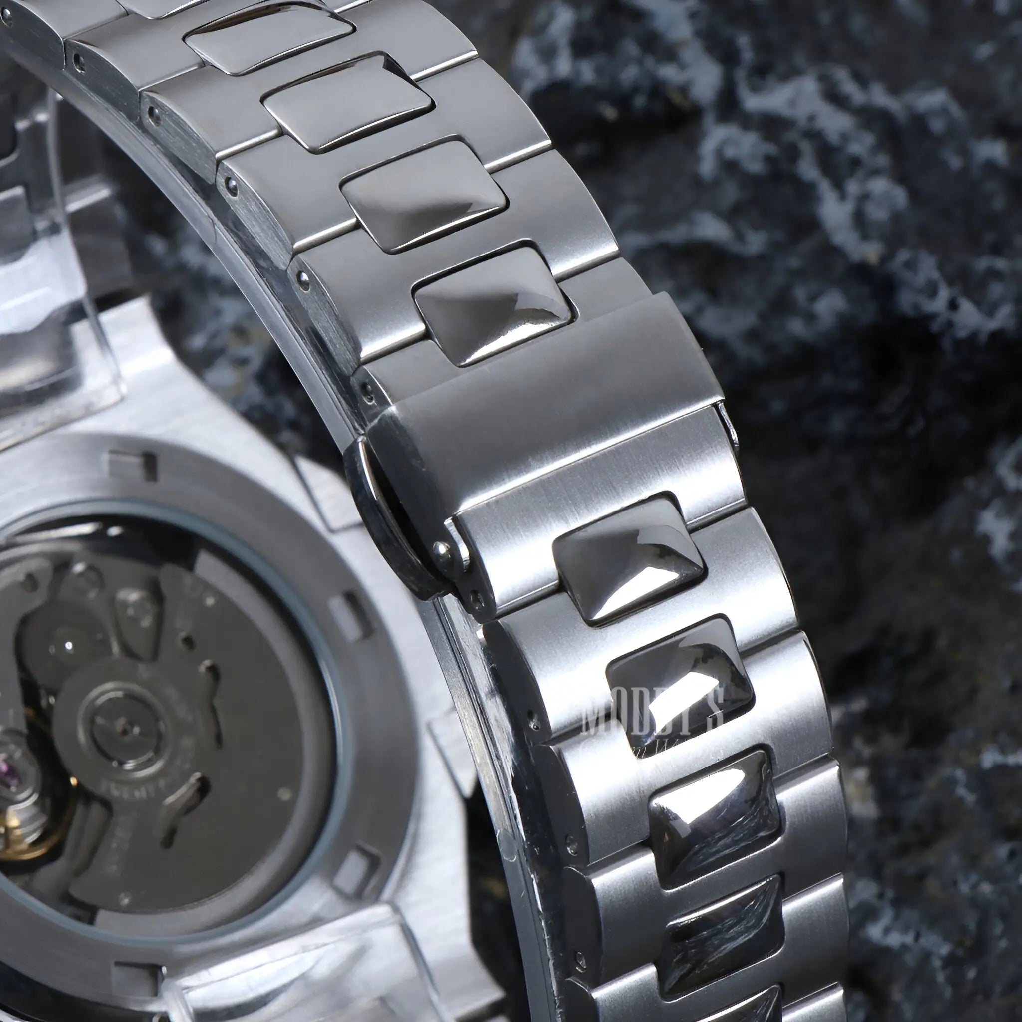 Nautiko | Olive Green Open Movement