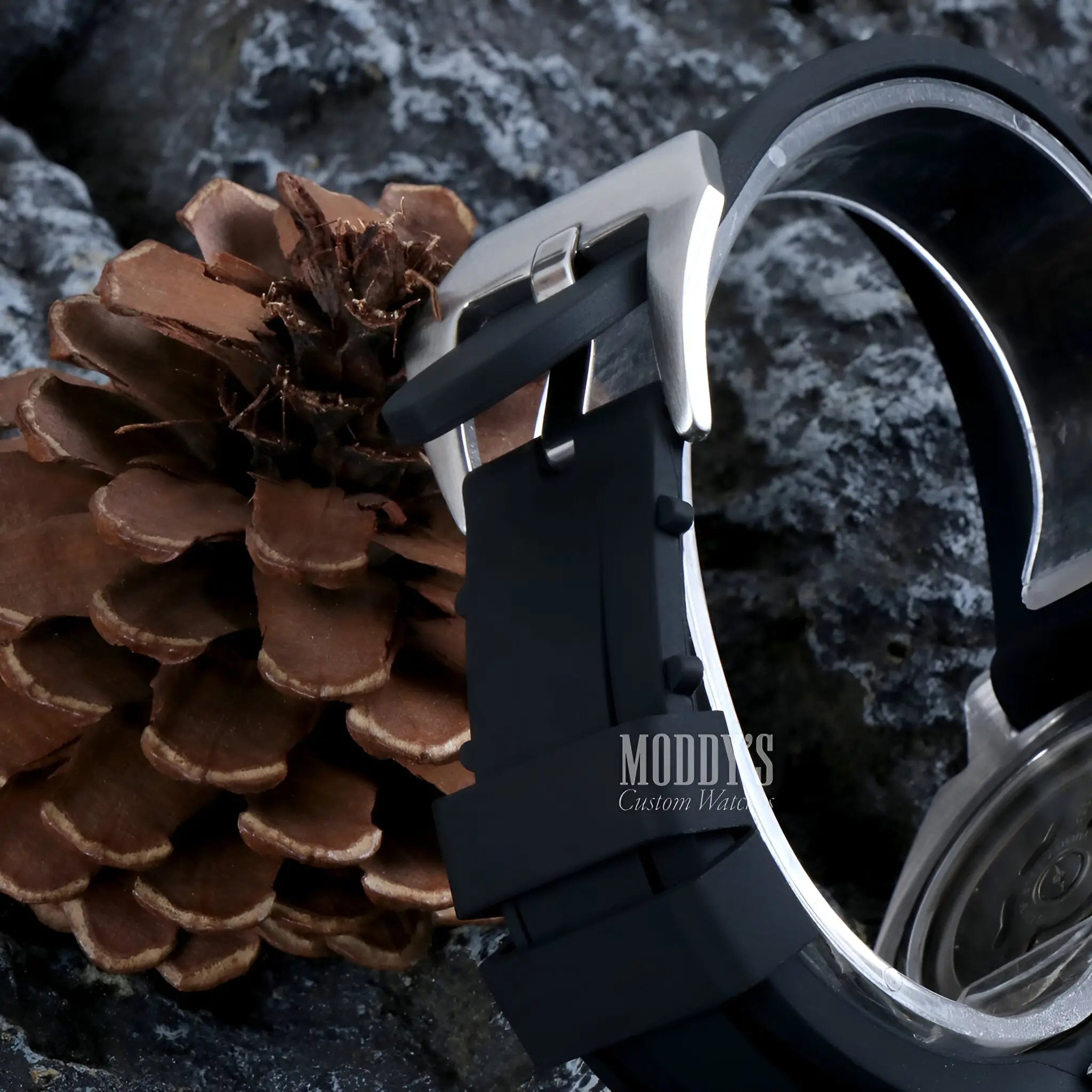 Paneiko | Black Rubber