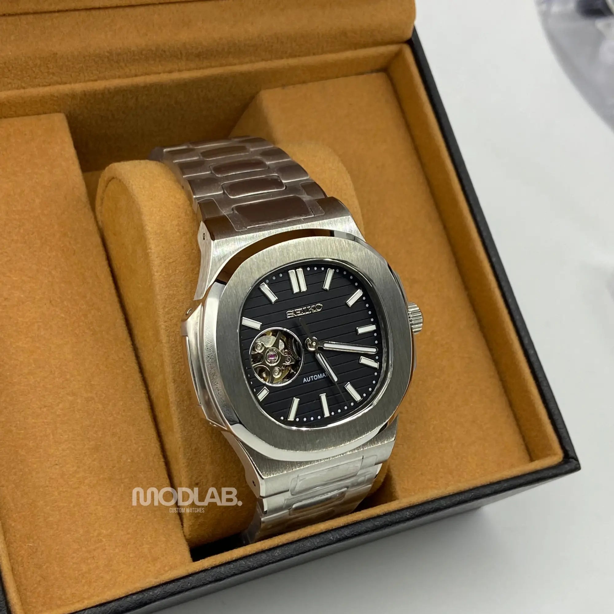 Nautiko | Black Open Movement - Nautilus