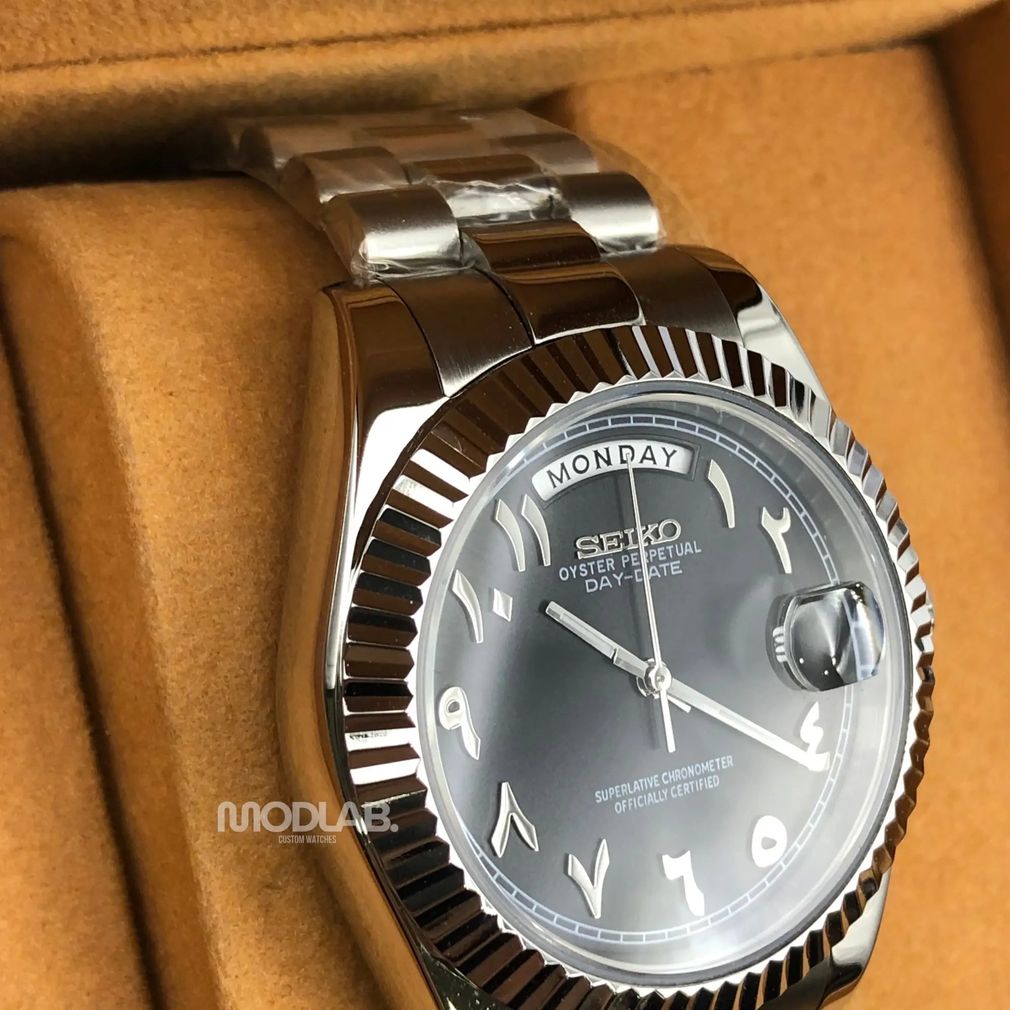 Seikojust | Daydate Arabic Deep Grey - Datejust