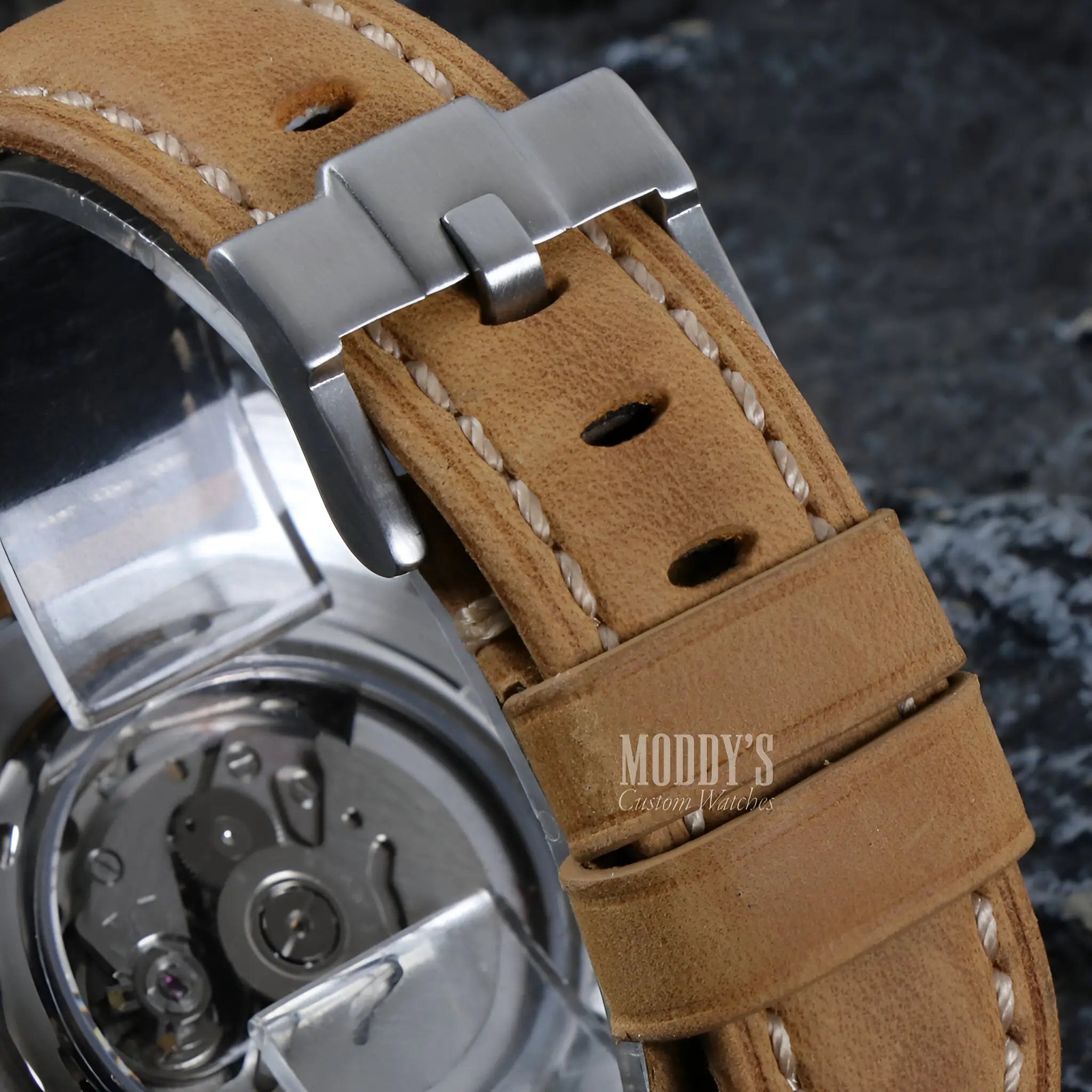 Paneiko | Sand Leather