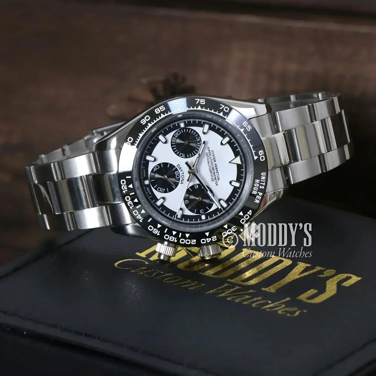 Seitona | Black - White